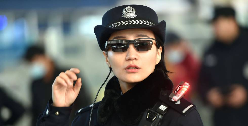 Policía china usa gafas con reconocimiento facial para identificar a sospechosos